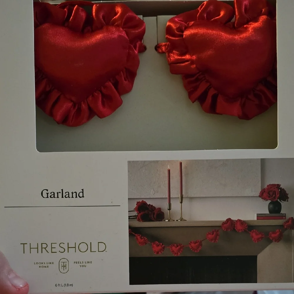 Threshold Scarlet Heart Garland